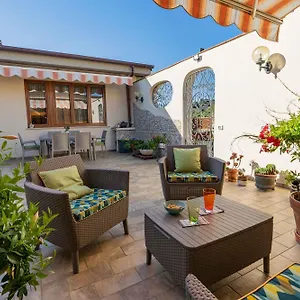 Sunny Courtyard Appartamento